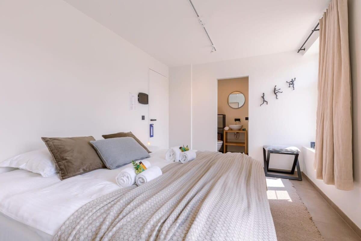 Huswell - Lord - Charming Double Room At Ranch "De Blauwe Zaal" Brügge Exterior foto